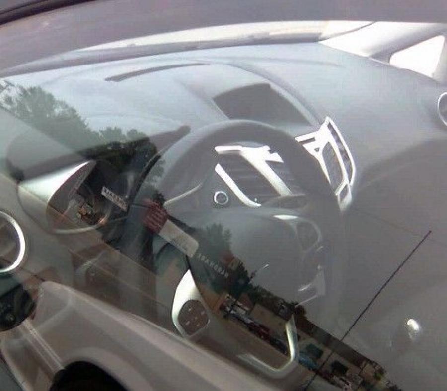  Ford Fiesta 2008 года  (US) (фото 2 из 3)